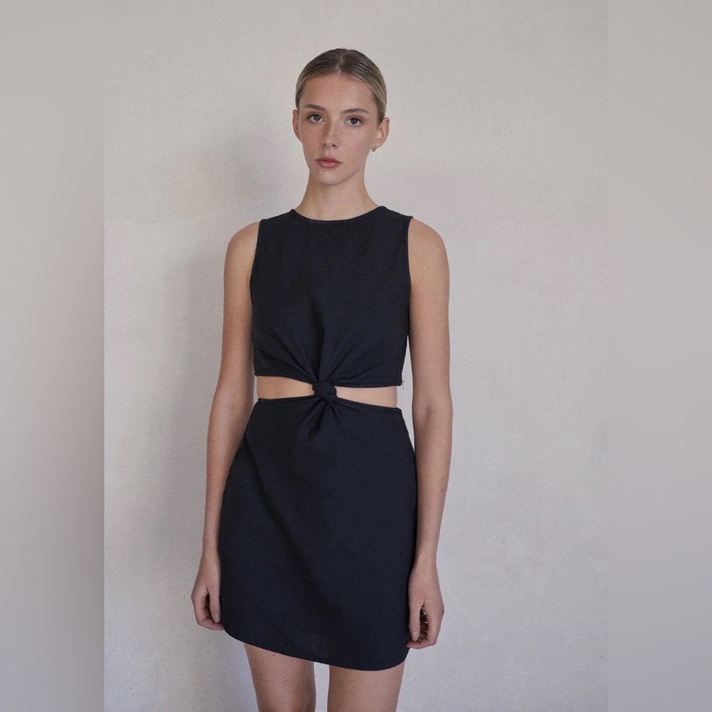 ALOHAS Cut-Out Dally Dress